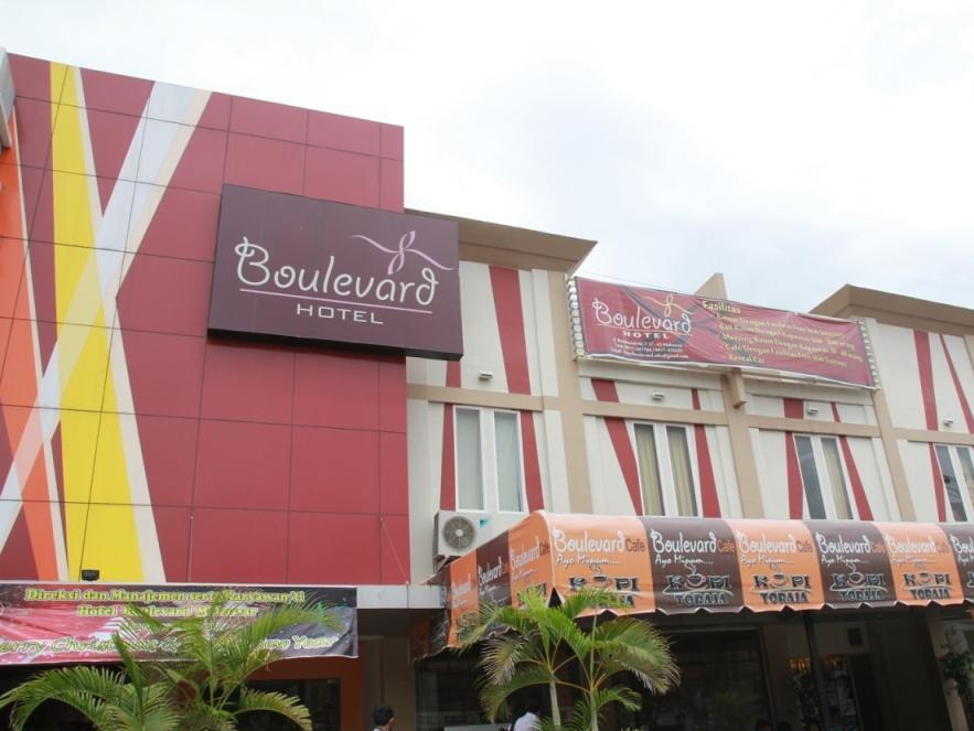 Boulevard Hotel Makassar Buitenkant foto